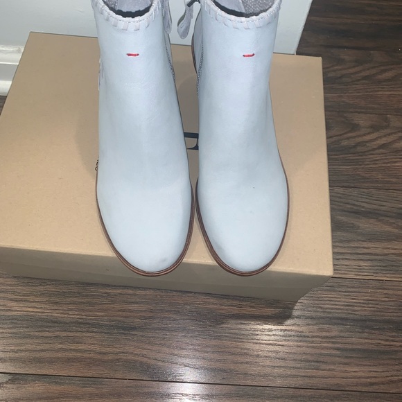 Ellen DeGeneres Leather Ankle Boots Susumu Gravel Gray Size 8 - Picture 2 of 13